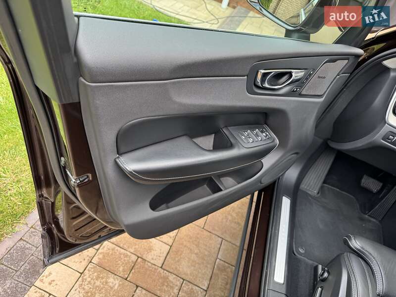 Фото Volvo XC60 з оголошення AUTO.RIA