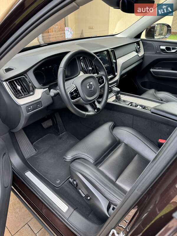 Фото Volvo XC60 з оголошення AUTO.RIA