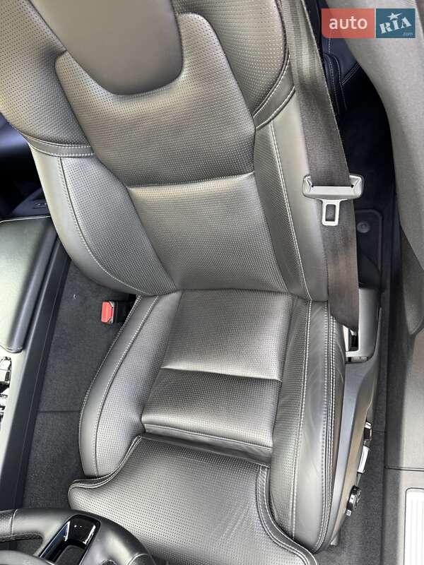 Фото Volvo XC60 з оголошення AUTO.RIA