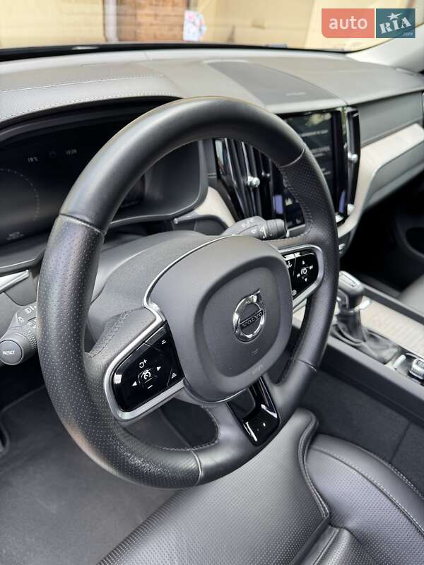 Фото Volvo XC60 з оголошення AUTO.RIA