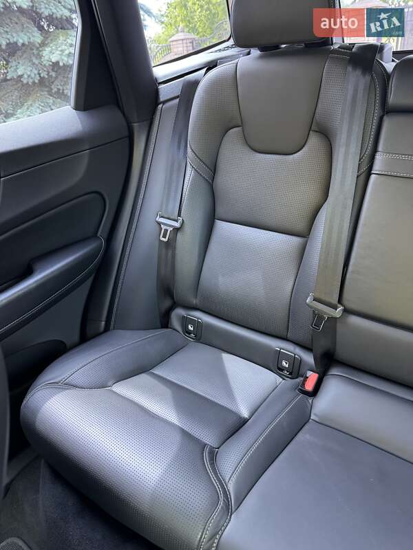Фото Volvo XC60 з оголошення AUTO.RIA