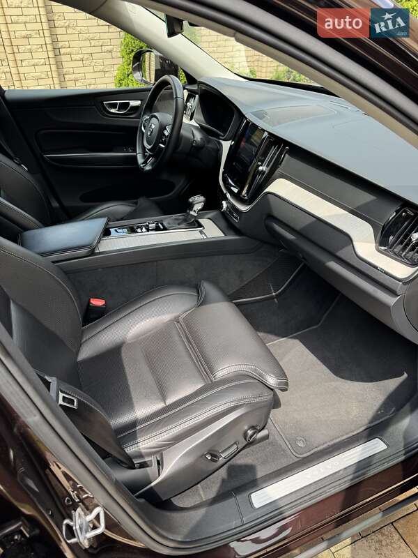 Фото Volvo XC60 з оголошення AUTO.RIA