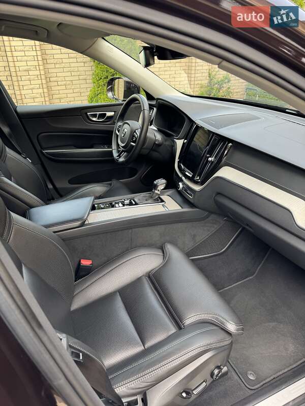 Фото Volvo XC60 з оголошення AUTO.RIA