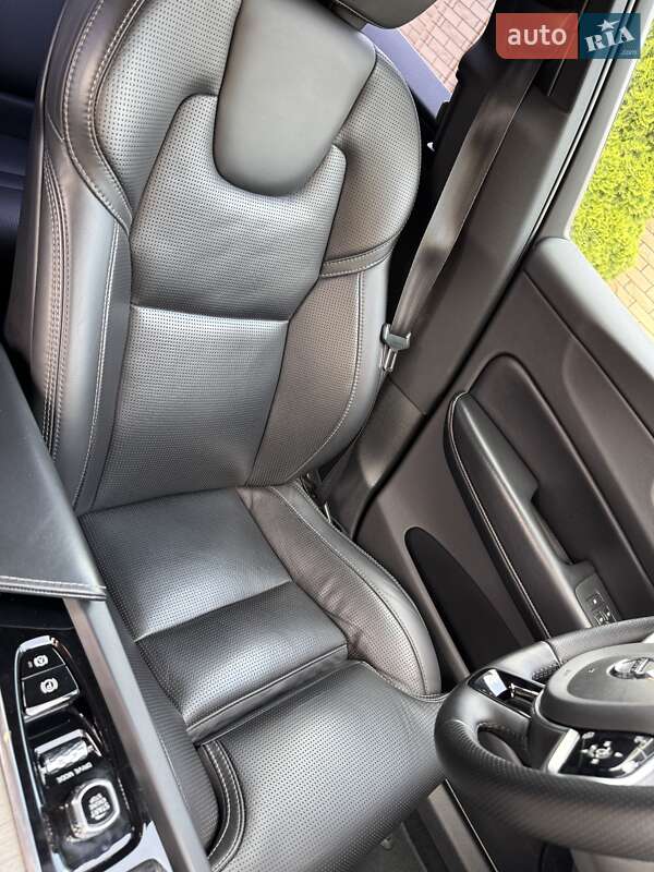 Фото Volvo XC60 з оголошення AUTO.RIA