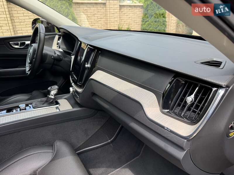 Фото Volvo XC60 з оголошення AUTO.RIA