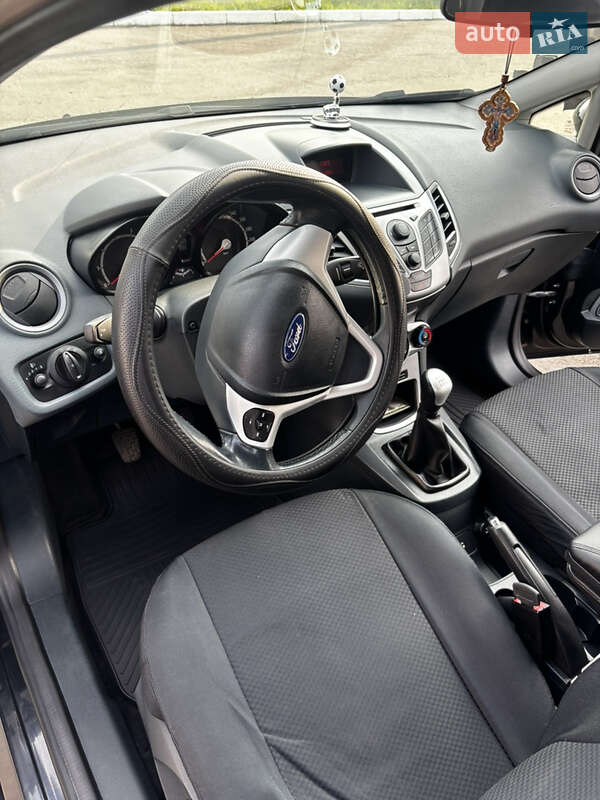 Фото Ford Fiesta з оголошення AUTO.RIA