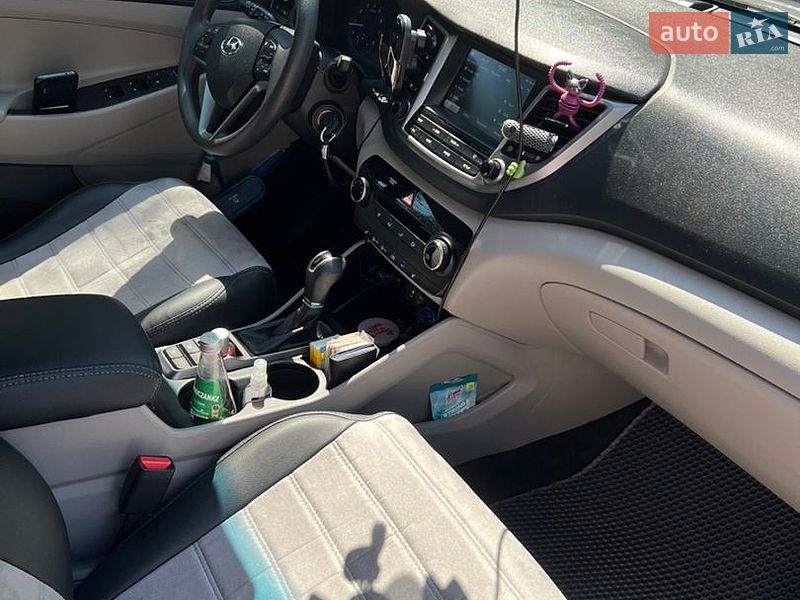 Фото Hyundai Tucson з оголошення AUTO.RIA