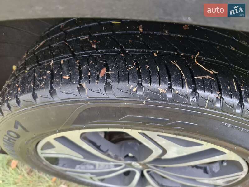 Фото Hyundai Santa FE з оголошення AUTO.RIA