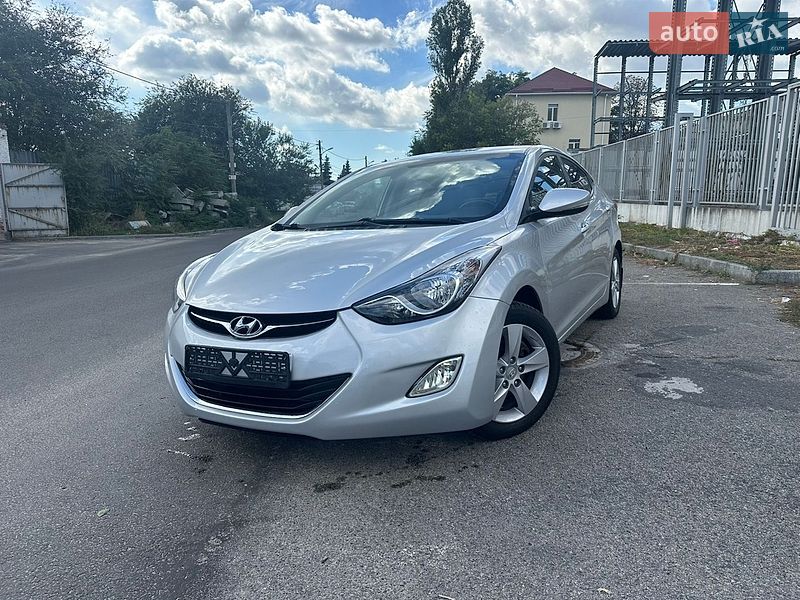 Фото Hyundai Elantra з оголошення AUTO.RIA