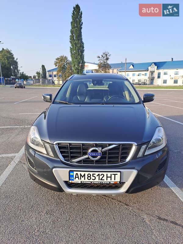 Фото Volvo XC60 з оголошення AUTO.RIA