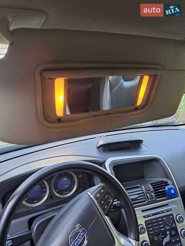 Фото Volvo XC60 з оголошення AUTO.RIA
