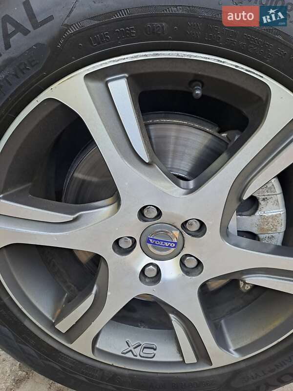 Фото Volvo XC60 з оголошення AUTO.RIA