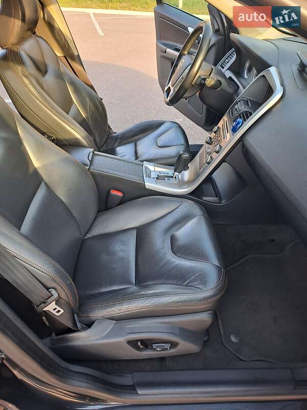 Фото Volvo XC60 з оголошення AUTO.RIA