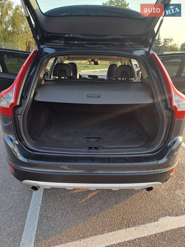 Фото Volvo XC60 з оголошення AUTO.RIA