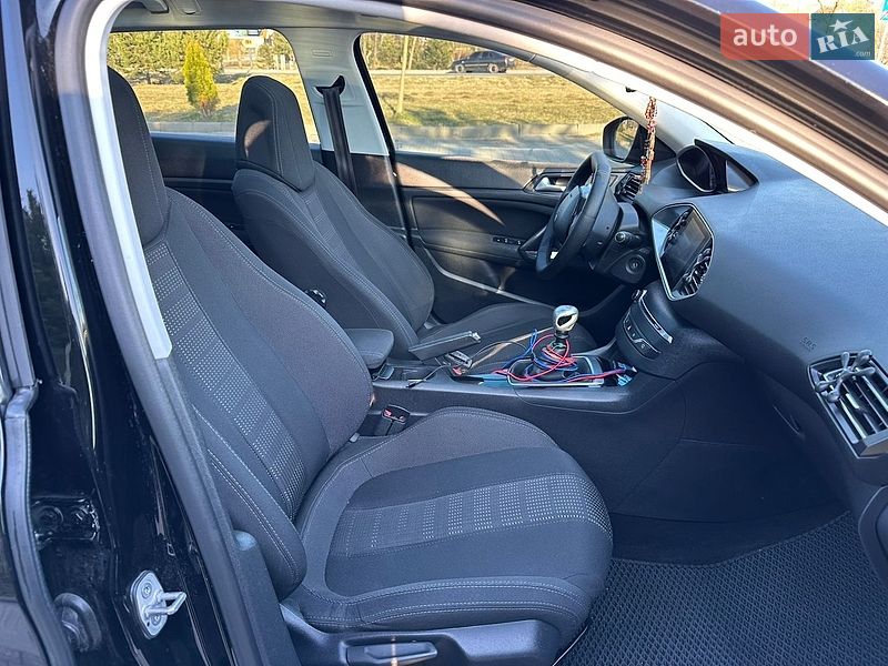 Фото Peugeot 308 з оголошення AUTO.RIA