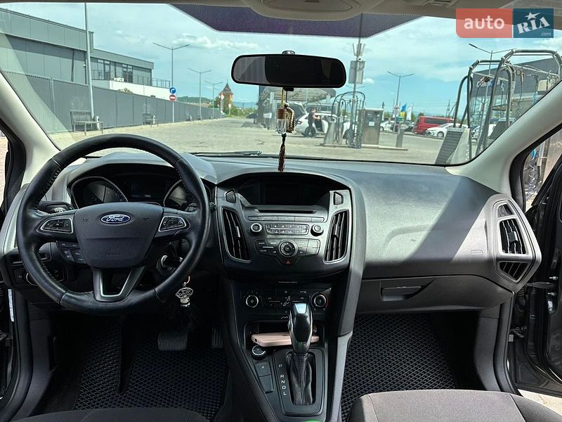 Фото Ford Focus з оголошення AUTO.RIA