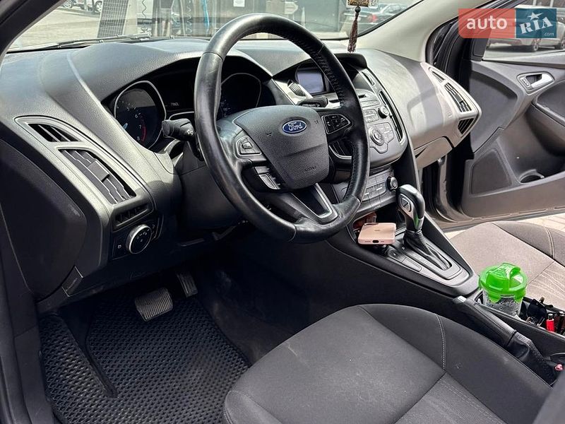 Фото Ford Focus з оголошення AUTO.RIA