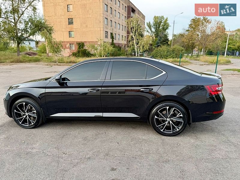 Фото Skoda Superb з оголошення AUTO.RIA