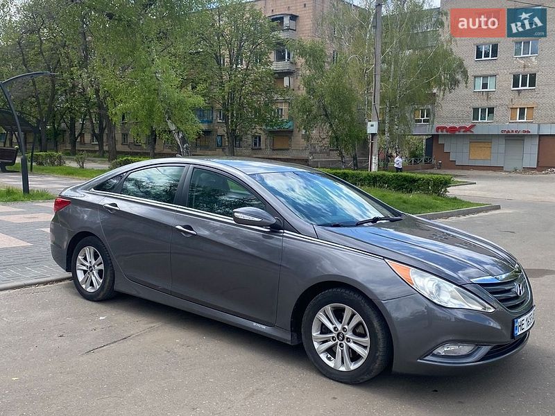 Фото Hyundai Sonata з оголошення AUTO.RIA