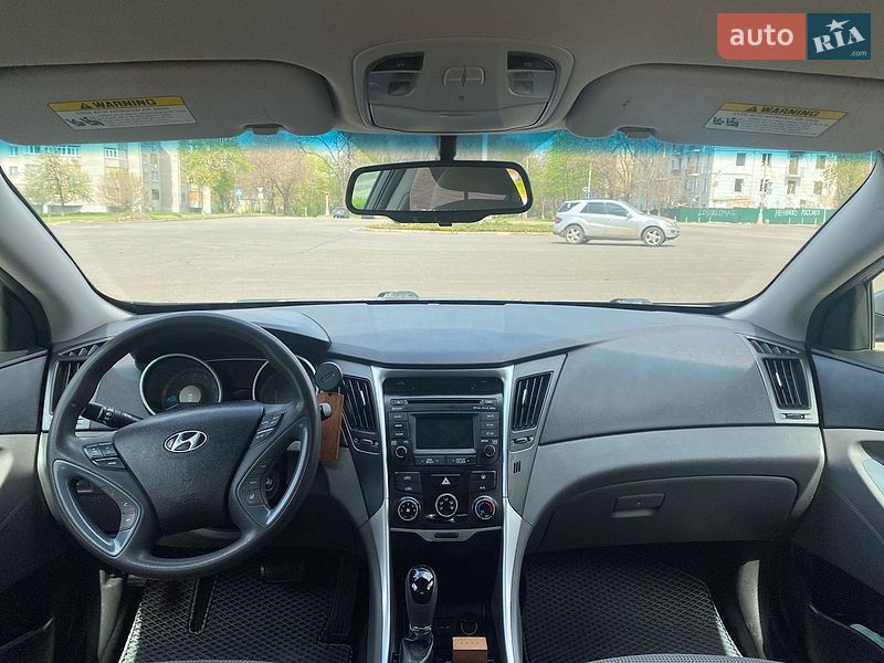 Фото Hyundai Sonata з оголошення AUTO.RIA