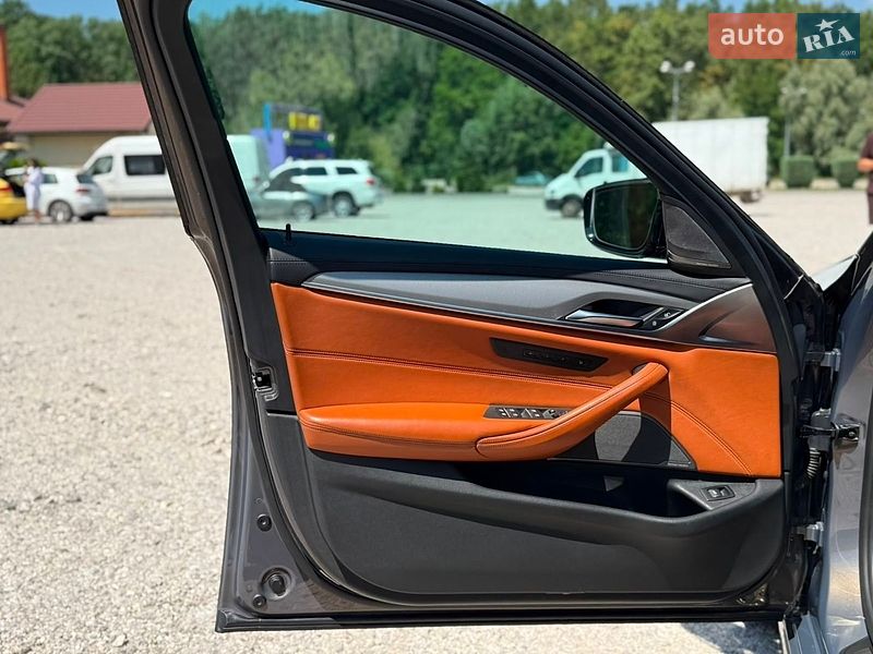 Фото BMW M5 з оголошення AUTO.RIA