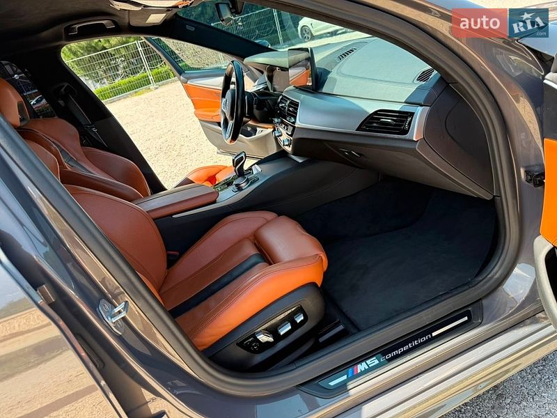 Фото BMW M5 з оголошення AUTO.RIA