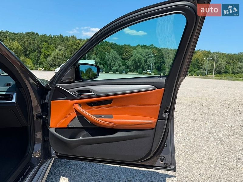 Фото BMW M5 з оголошення AUTO.RIA