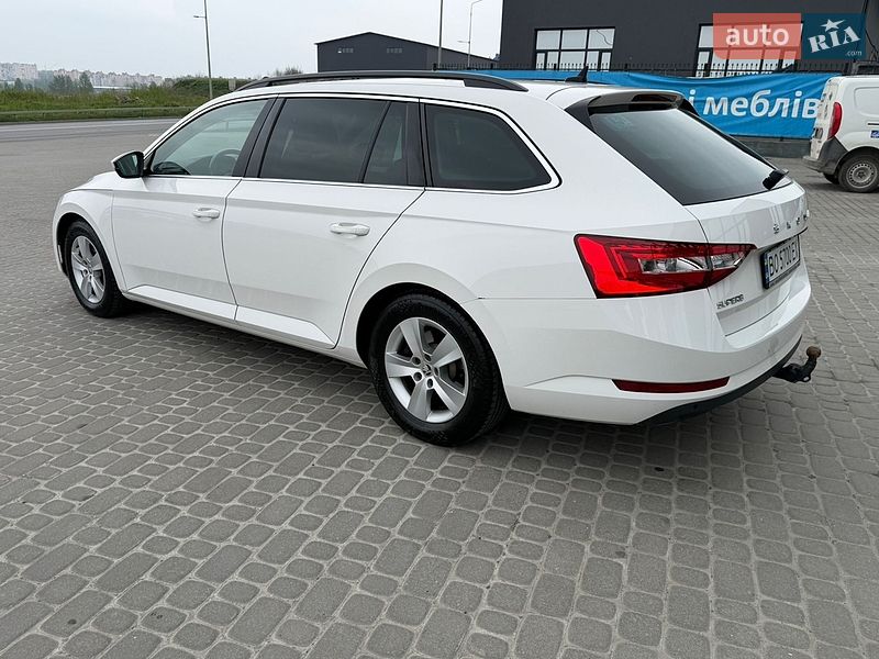 Фото Skoda Superb з оголошення AUTO.RIA