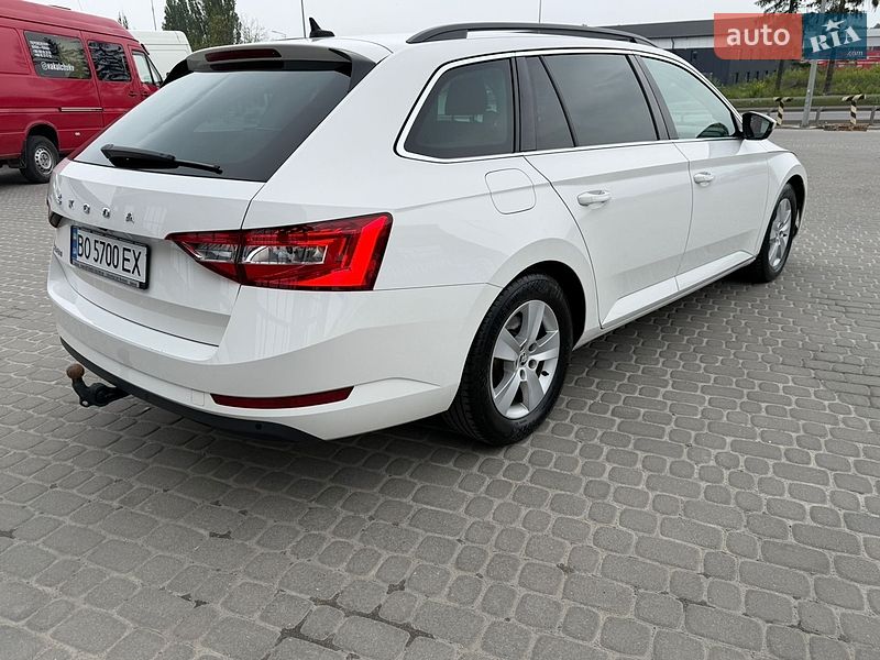 Фото Skoda Superb з оголошення AUTO.RIA