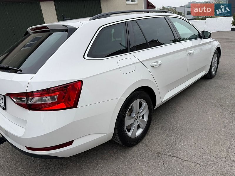 Фото Skoda Superb з оголошення AUTO.RIA