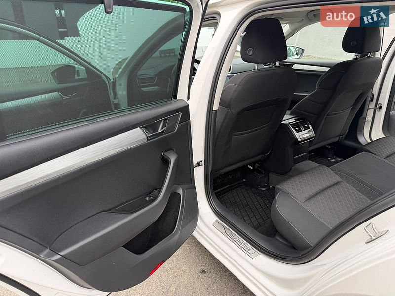 Фото Skoda Superb з оголошення AUTO.RIA