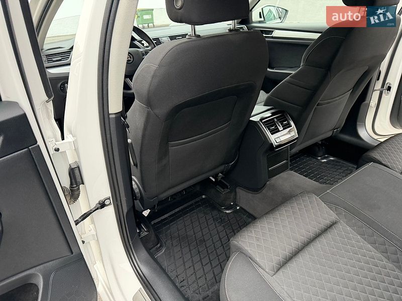Фото Skoda Superb з оголошення AUTO.RIA