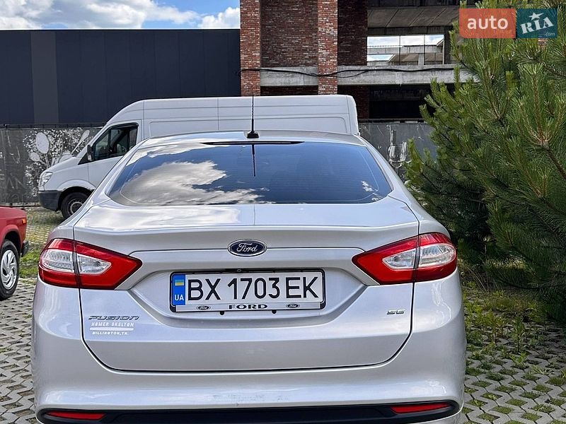 Фото Ford Fusion з оголошення AUTO.RIA