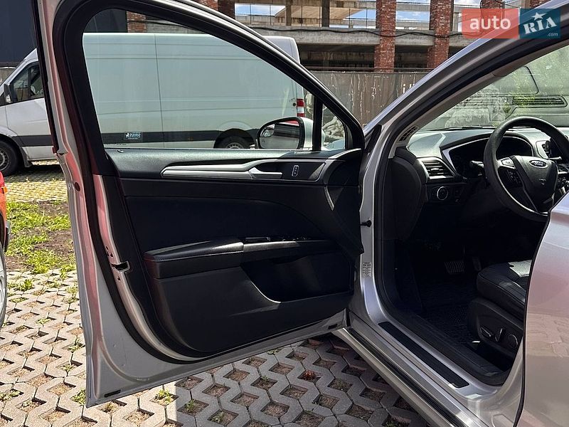Фото Ford Fusion з оголошення AUTO.RIA