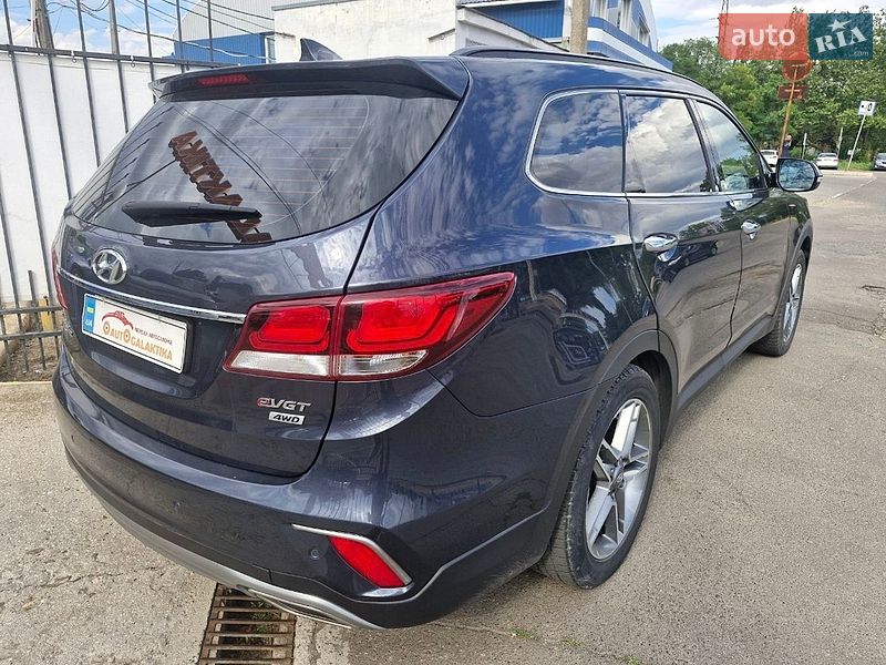 Фото Hyundai Santa FE з оголошення AUTO.RIA