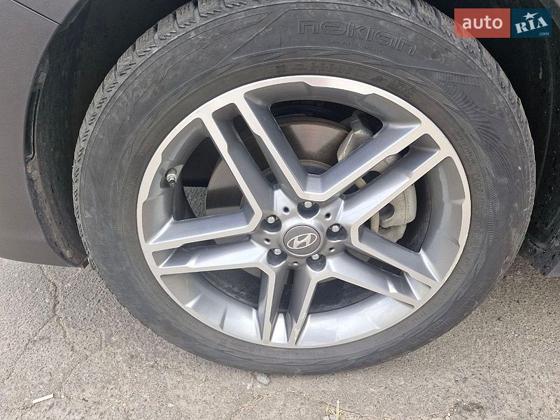 Фото Hyundai Santa FE з оголошення AUTO.RIA