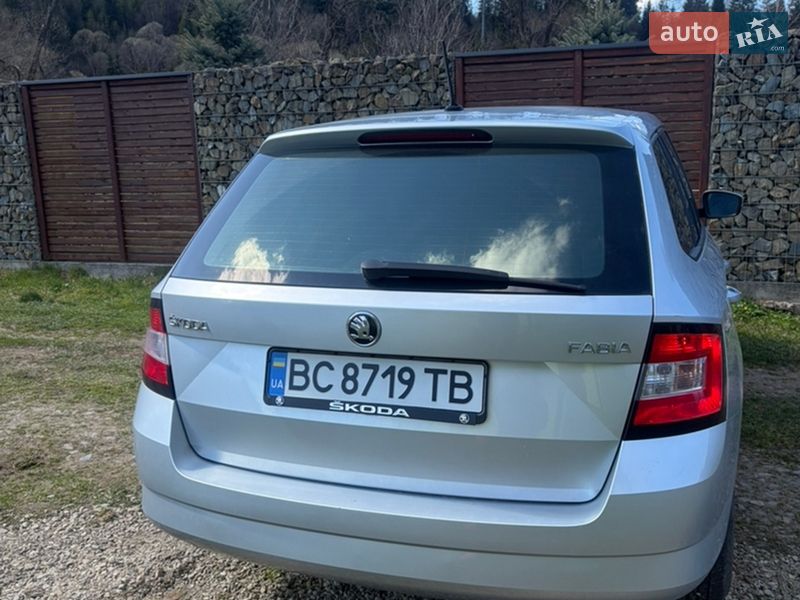 Фото Skoda Fabia з оголошення AUTO.RIA