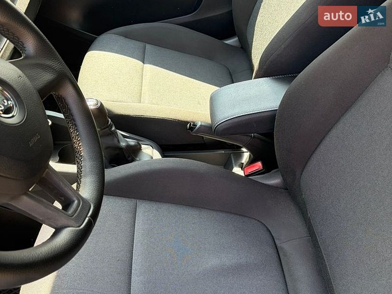 Фото Skoda Fabia з оголошення AUTO.RIA