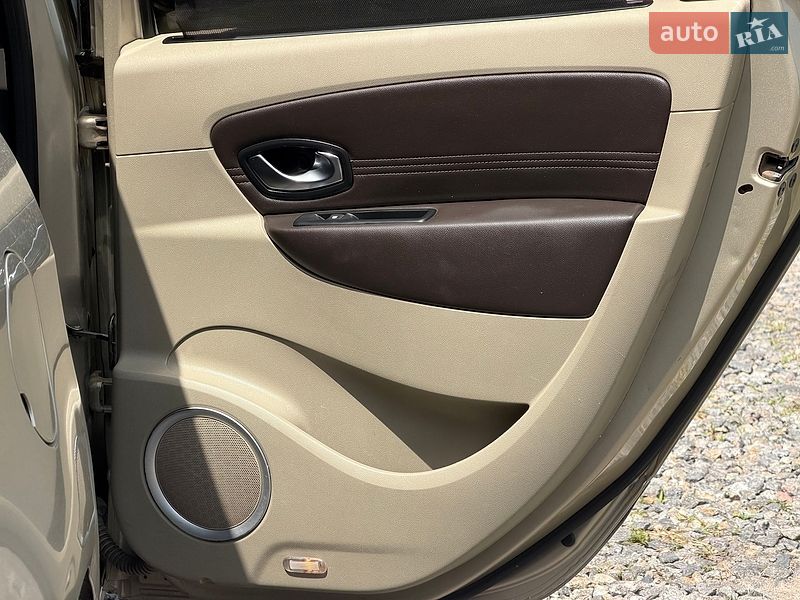 Фото Renault Scenic з оголошення AUTO.RIA