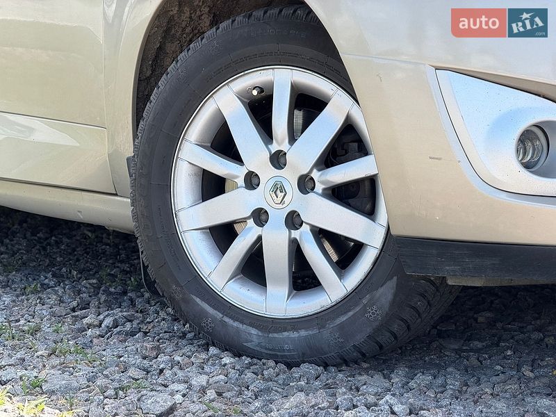 Фото Renault Scenic з оголошення AUTO.RIA