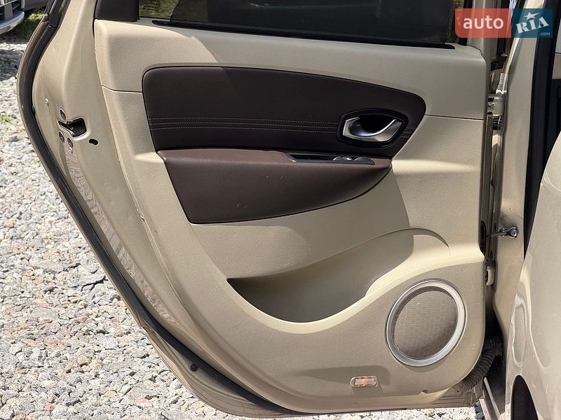 Фото Renault Scenic з оголошення AUTO.RIA