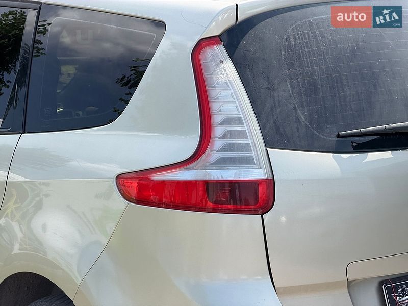 Фото Renault Scenic з оголошення AUTO.RIA
