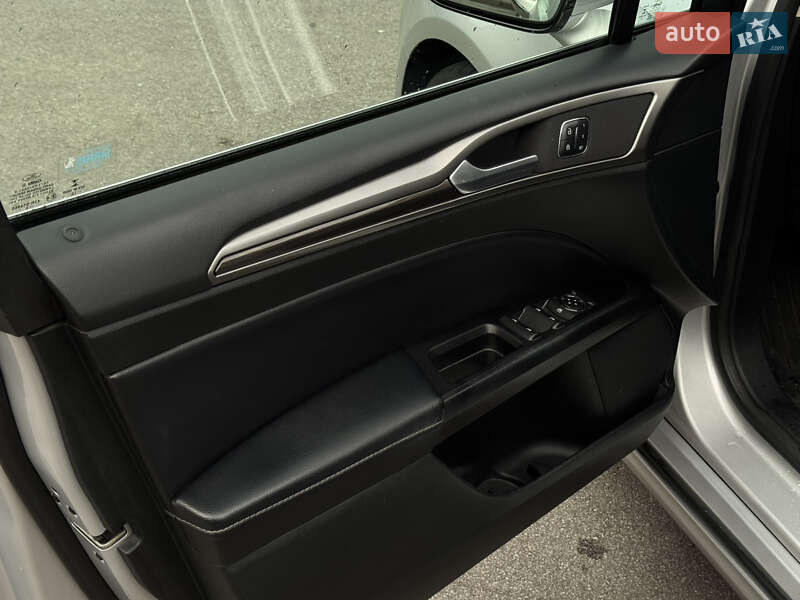 Фото Ford Fusion з оголошення AUTO.RIA
