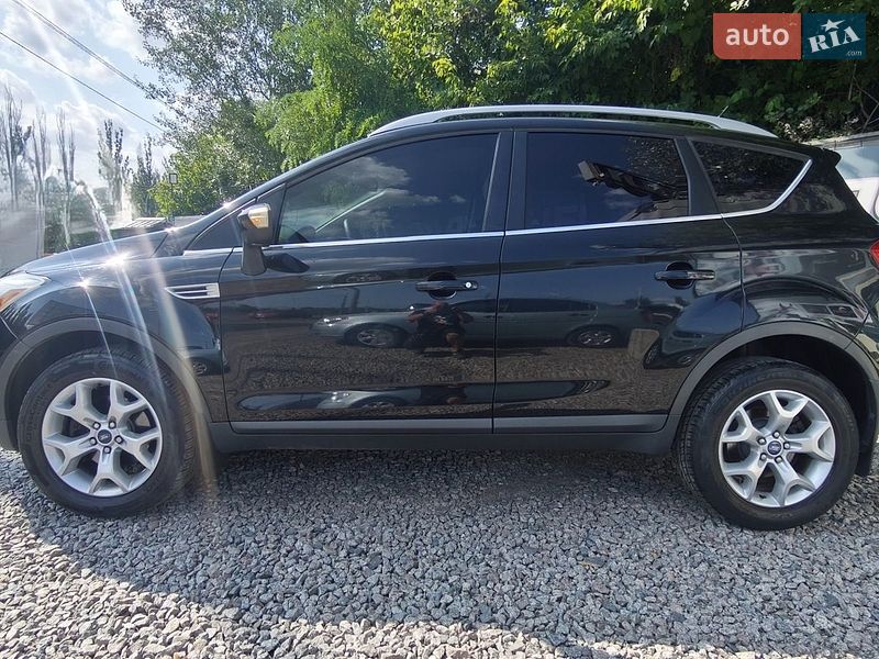 Фото Ford Kuga з оголошення AUTO.RIA