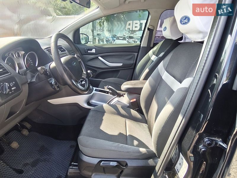 Фото Ford Kuga з оголошення AUTO.RIA