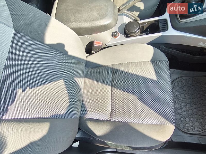 Фото Ford Kuga з оголошення AUTO.RIA