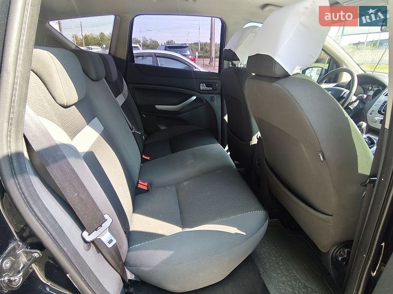 Фото Ford Kuga з оголошення AUTO.RIA