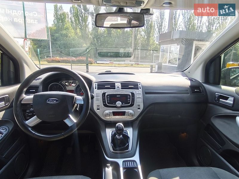 Фото Ford Kuga з оголошення AUTO.RIA