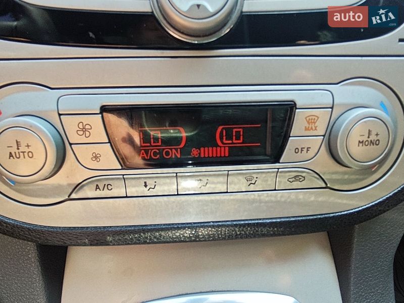 Фото Ford Kuga з оголошення AUTO.RIA