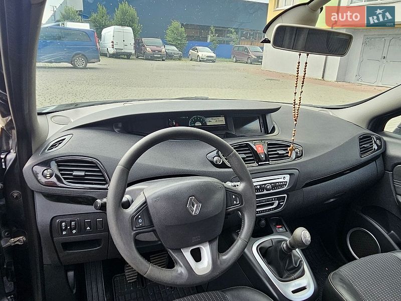Фото Renault Scenic з оголошення AUTO.RIA